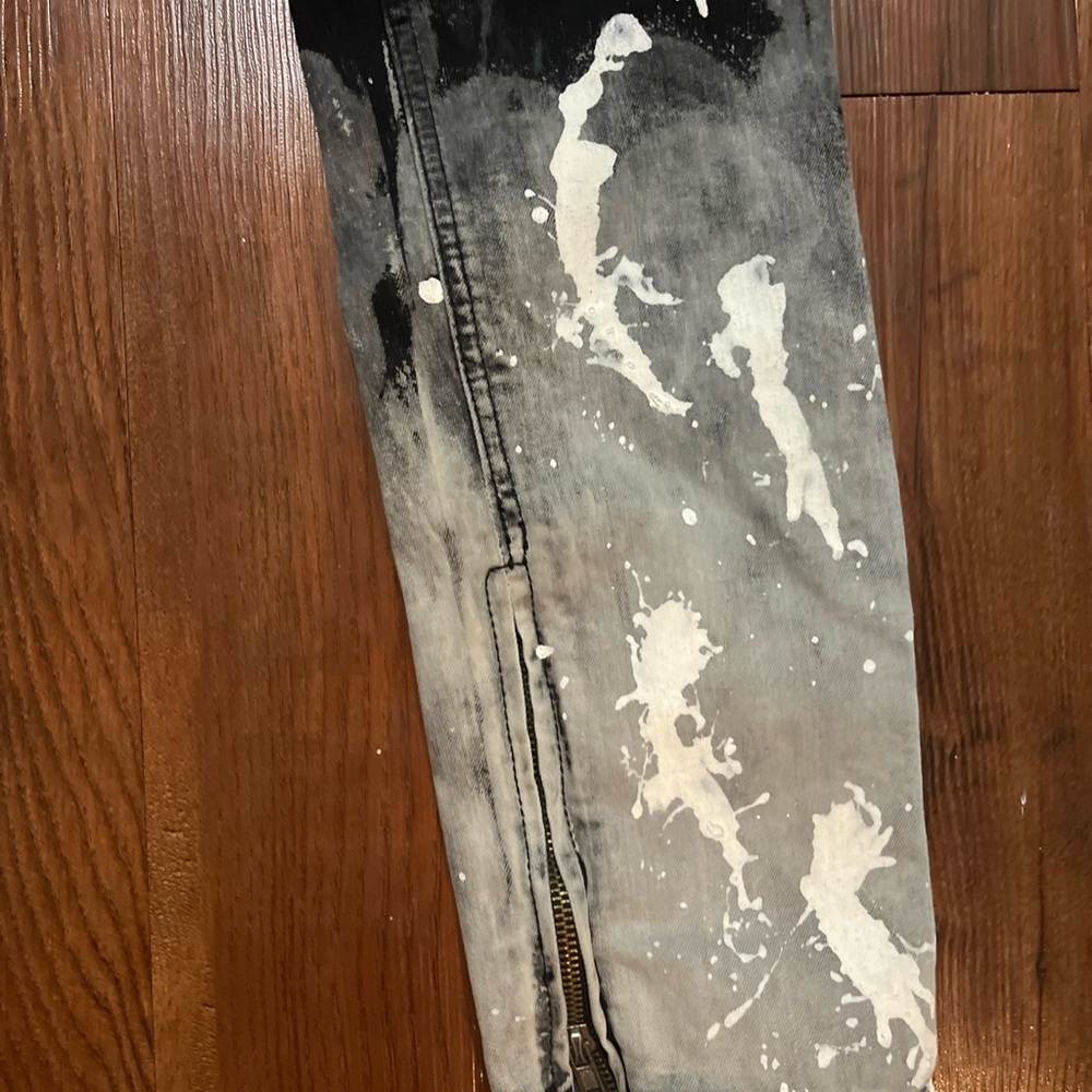 Serenade Men's Black Paint-Splash Skinny Jeans with Washed Gray Hem & Ankle Zipp - Picture 2 of 13